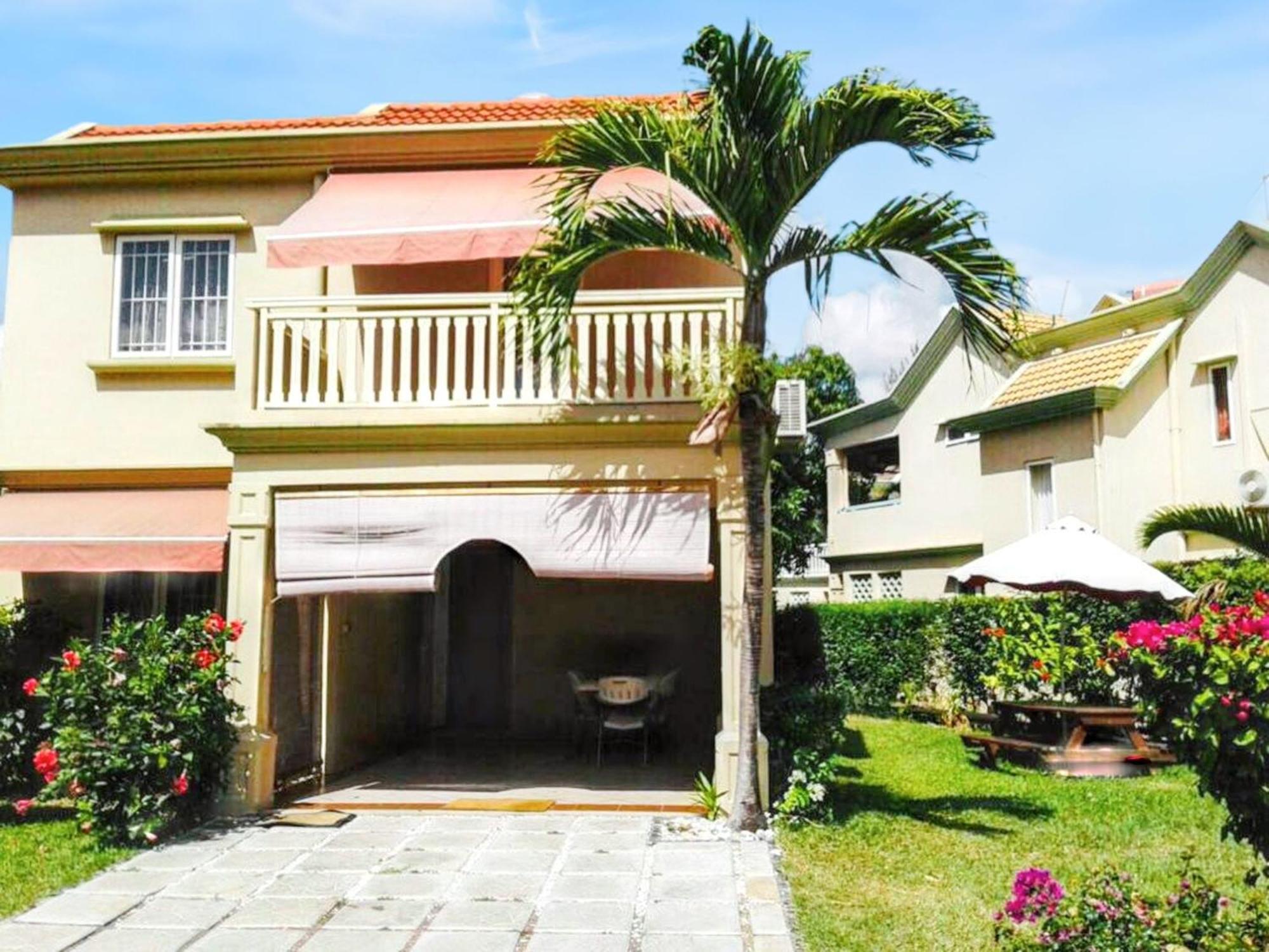 Spacious House In Flic En Flac With Shared Pool Esterno foto