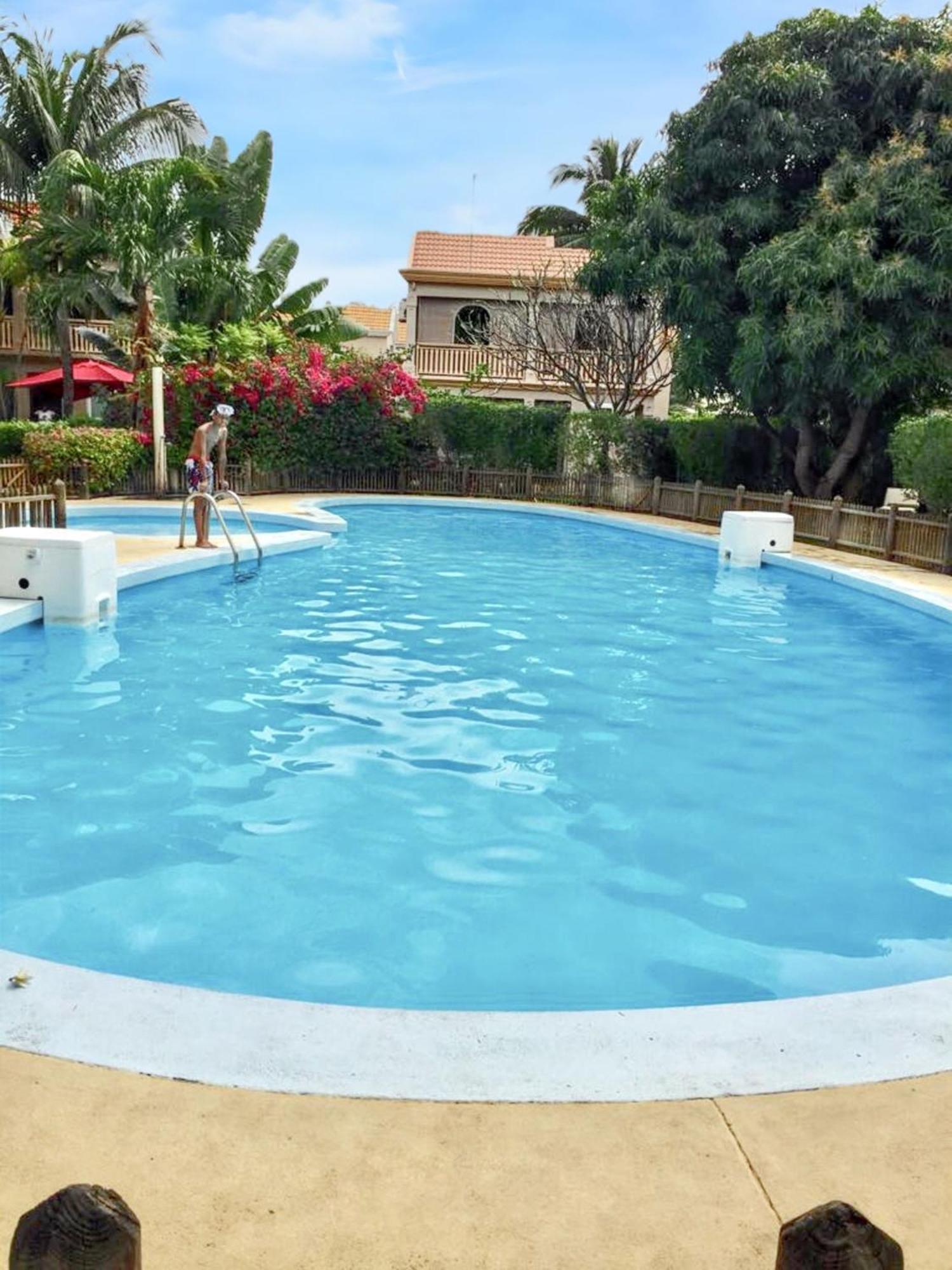 Spacious House In Flic En Flac With Shared Pool Esterno foto